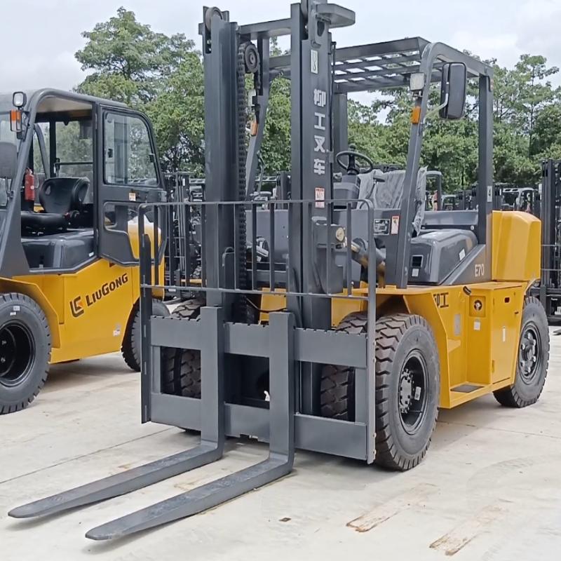 รถยกสำหรับงานหนักแบบกำหนดเองได - Heavy Equipment Logistics บทวิจารณ์และราคา