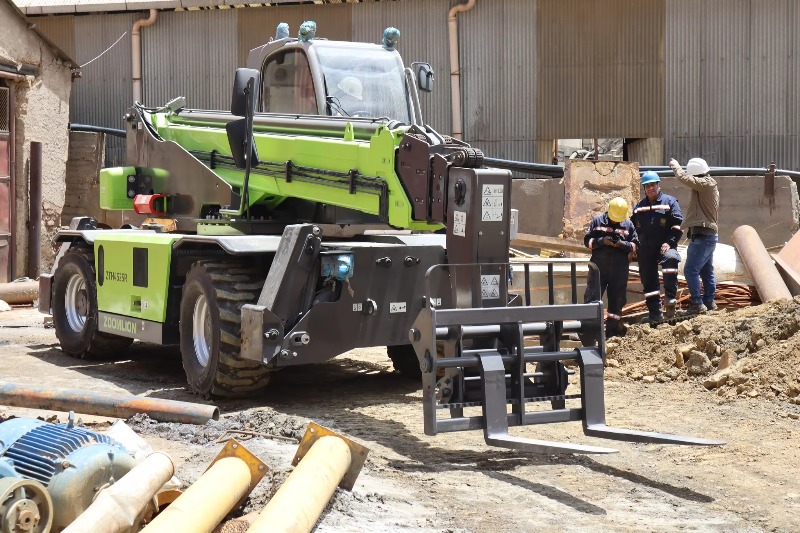 รถยกเทเลแฮนด์เลอร์คุณภาพสูง ยี - Telescopic Handler Boom บทวิจารณ์และราคา